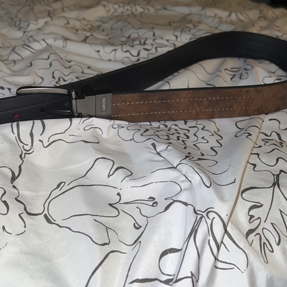 Levi’s Reversible Belts - Picture 5 of 6